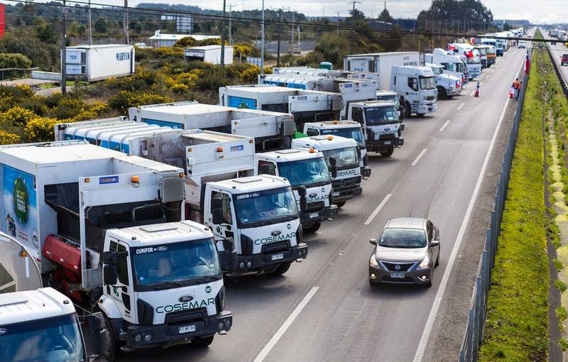 Gobierno y dirigentes de camioneros alcanzan principio de acuerdo que podría llevar a fin de la movilización en los próximos días